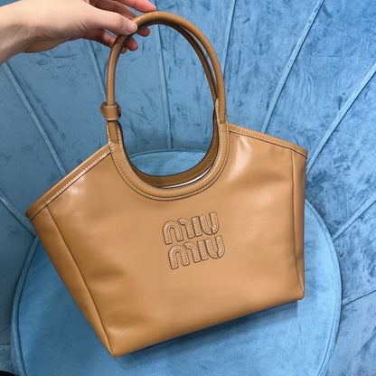 VALORA™ Classic Tote Brown