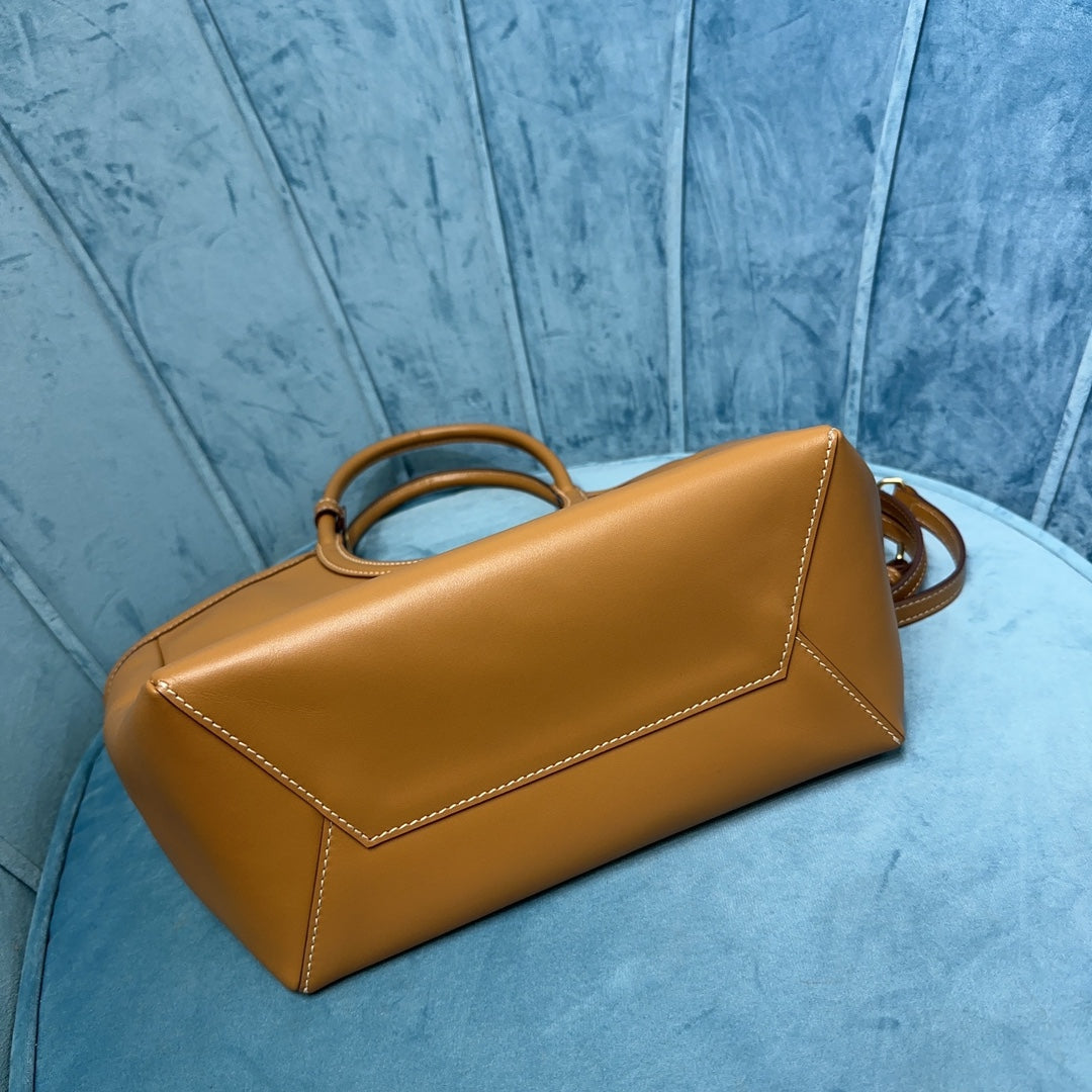 VALORA™ Classic Tote Brown