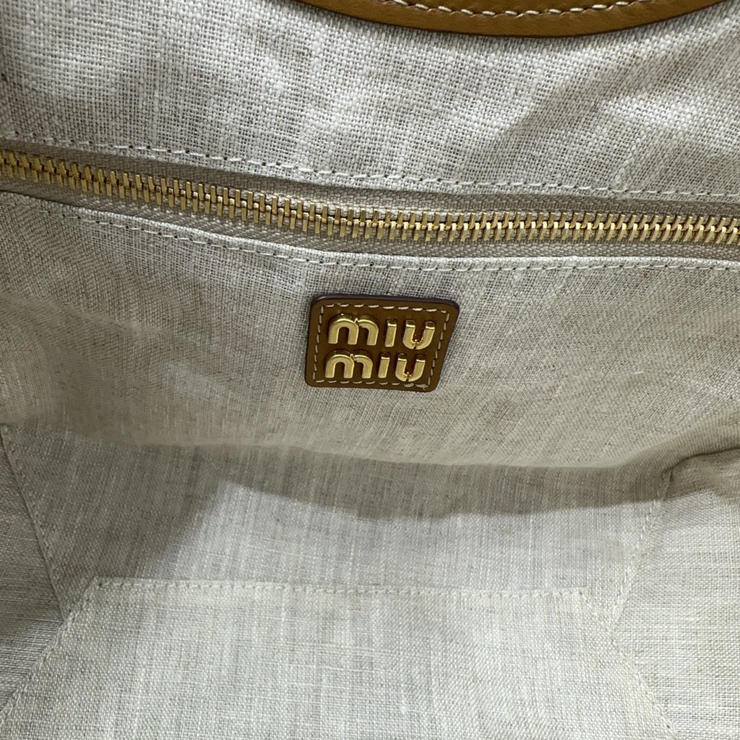 VALORA™ Classic Tote Brown