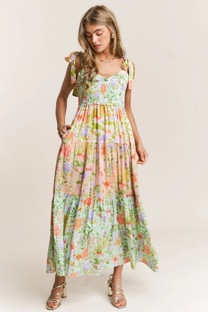 Meadow Bloom Stufen-Maxikleid