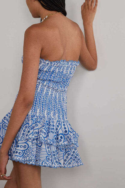 Vestido mini ajustado sin tirantes con encaje bordado Dolly