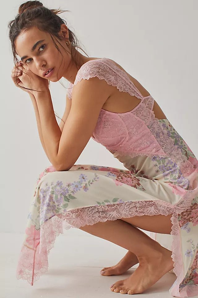 Vestido lencero largo de malla con aberturas y estampado floral Elma