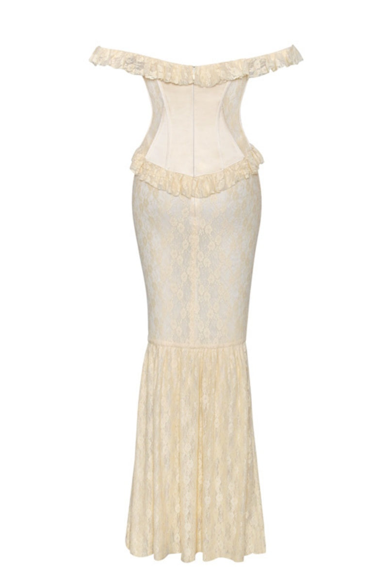 Schulterfreies Maxikleid aus Satinspitze mit Schößchenkorsett
