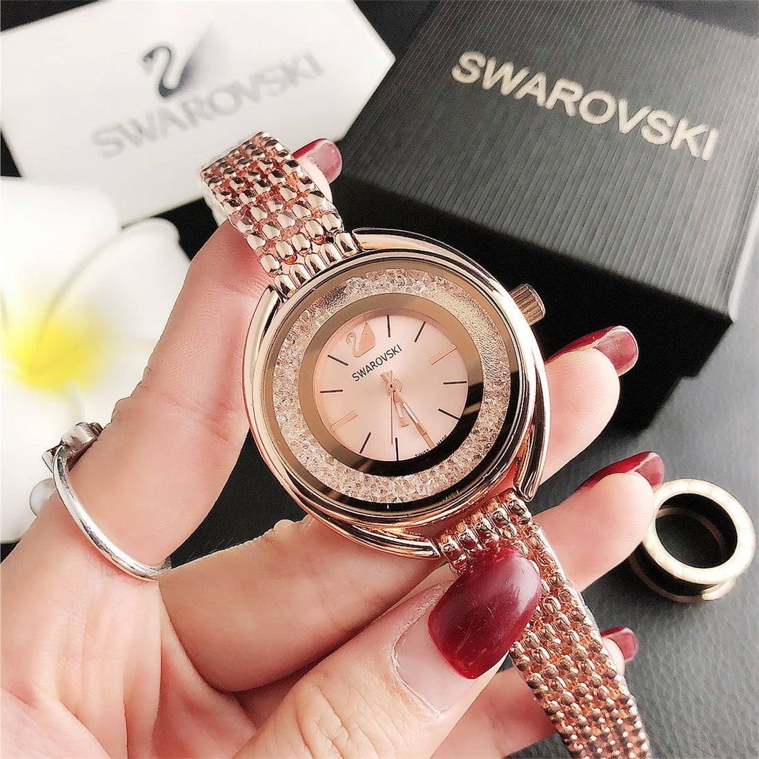 Lustra Halo Watch
