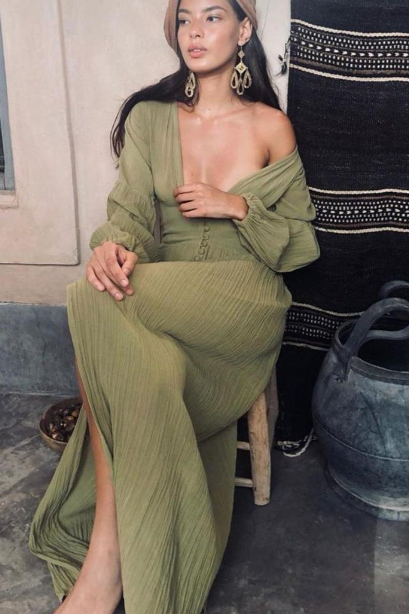 Vestido largo de lechera plisado con cuello en V de Giselle