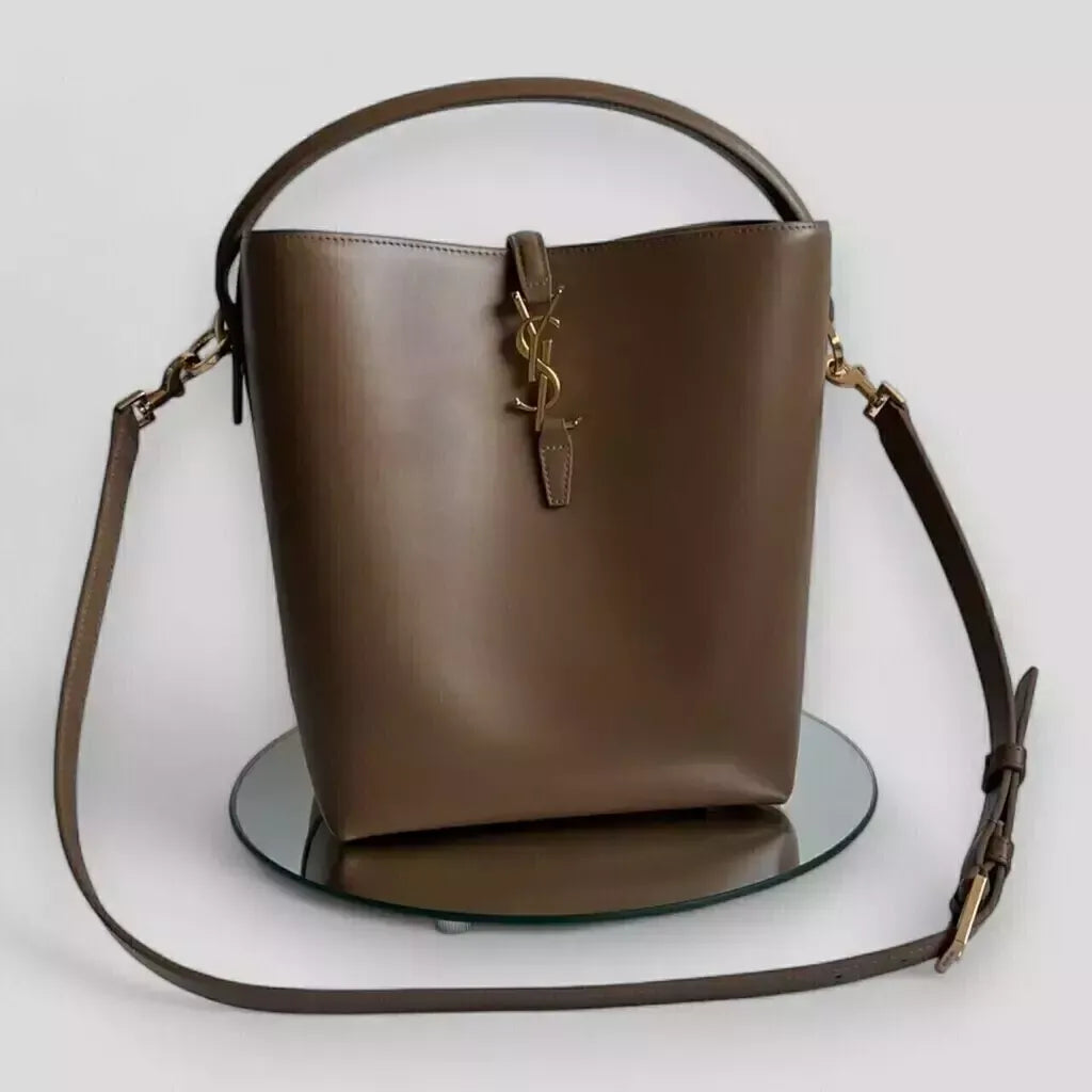 Sac seau SL Le 37 en cuir brillant