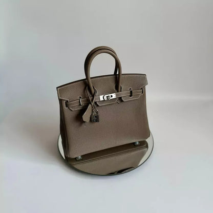 HMÈ Birkin 25 HSS-taske i Chalk / Dove Grey Togo-læder