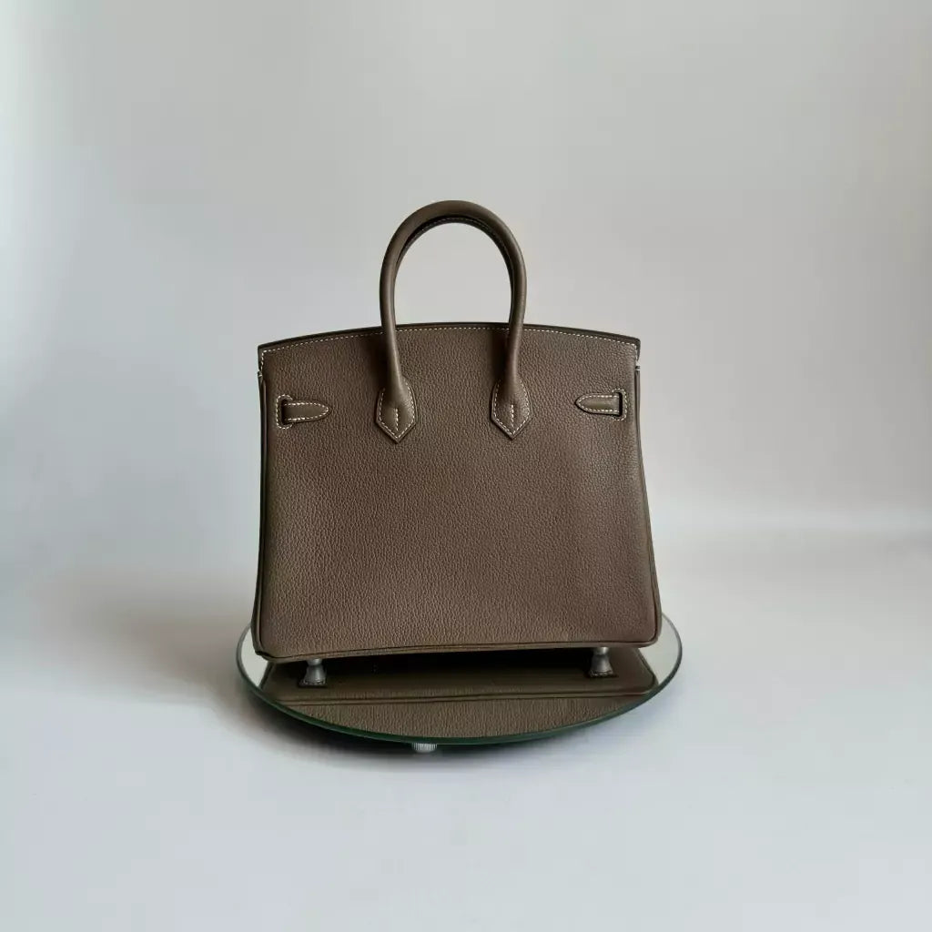 HMÈ Birkin 25 HSS-taske i Chalk / Dove Grey Togo-læder