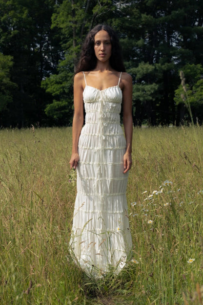 Vestido maxi bohemio plisado en capas con tirantes finos