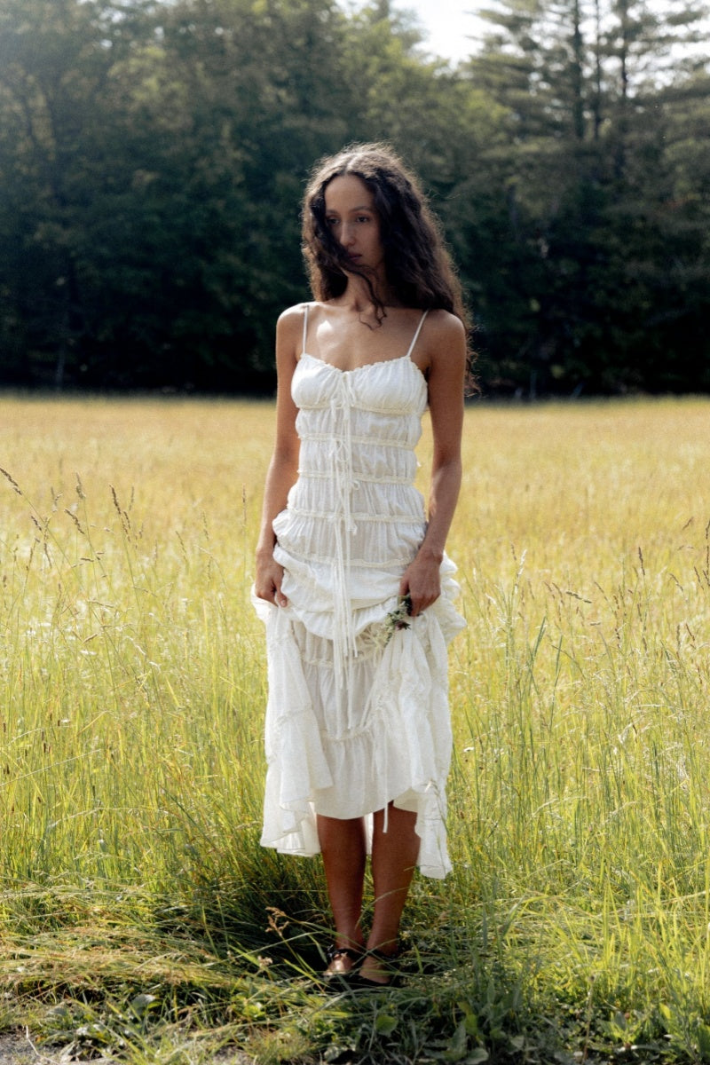 Vestido maxi bohemio plisado en capas con tirantes finos