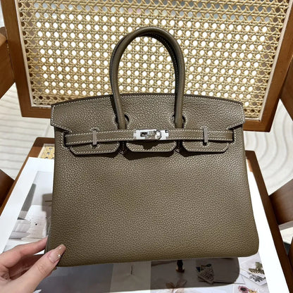 HMÈ Birkin 25 HSS-taske i Chalk / Dove Grey Togo-læder