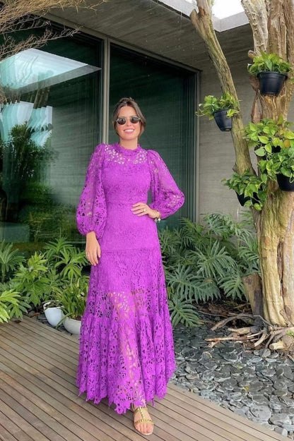 Vestido largo acampanado con ribete de encaje bordado Joa