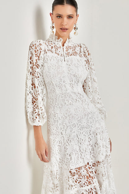 Vestido largo acampanado con ribete de encaje bordado Joa