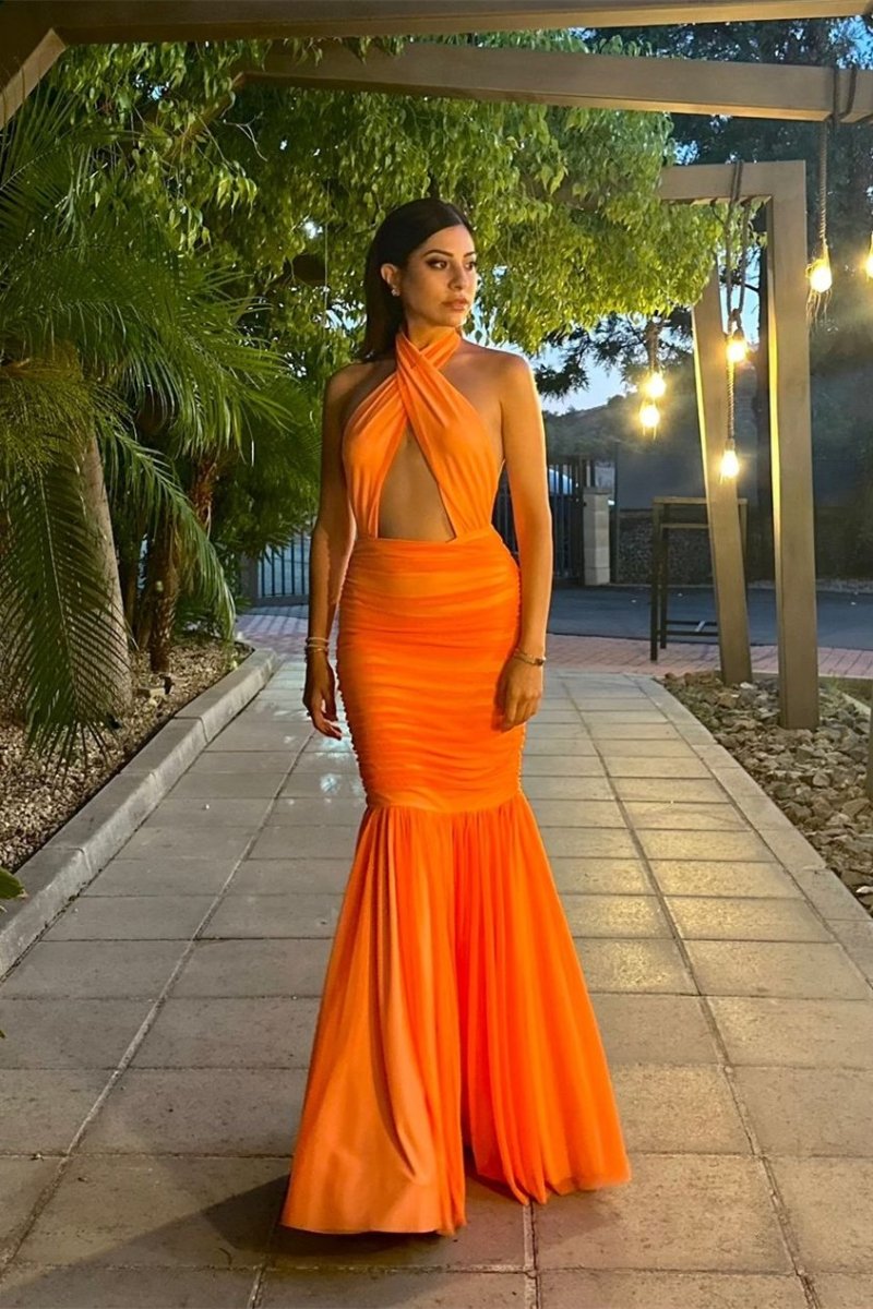 Jodie Cross Neckholder-Maxikleid