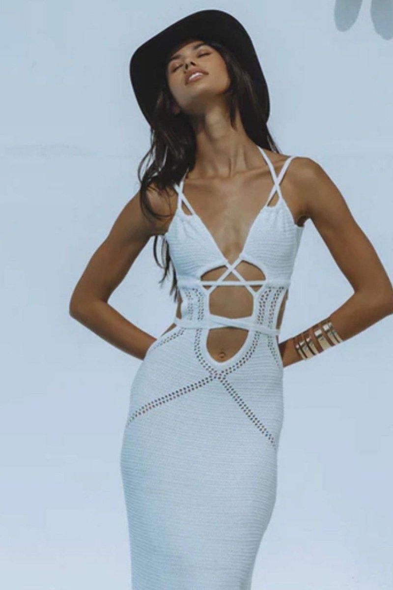 Megan – Gestricktes, ausgehöhltes Maxikleid