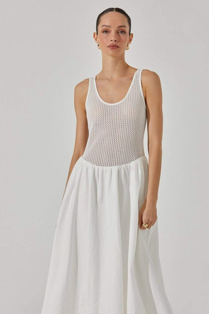 Vestido midi sin mangas en contraste de Novia