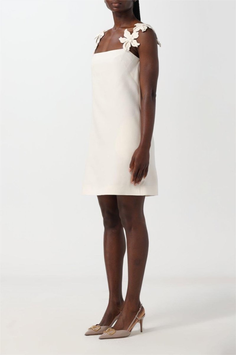 Vestido mini con tirantes de flores de Roberta