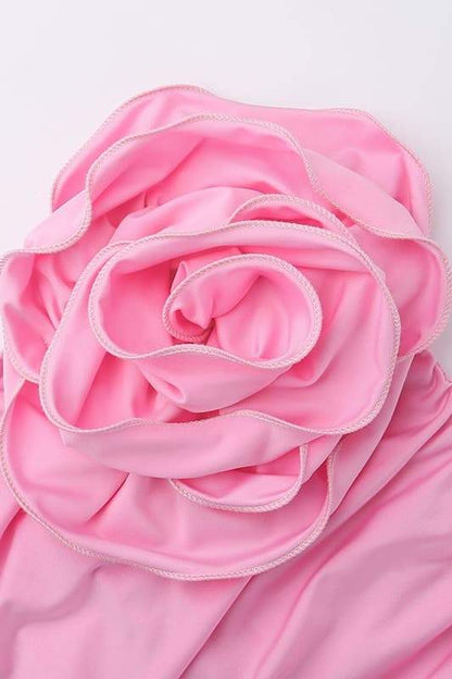 Vestido midi sin tirantes con flores de Tina